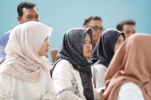 Raut wajah serius para peserta Induction Training ketika menyimak presentasi dari para pemateri
