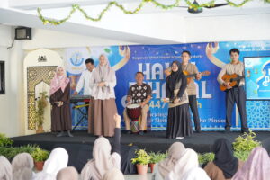 Penampilan dari unit JHS GIS 3 Jogja yang berhasil meningkatkan antusiasme para pendidik dan tendik