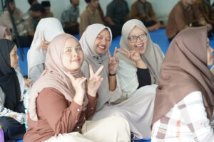 Raut gembira teachers di tengah acara Halal Bihalal