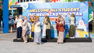 Teachers dari PG-K sampai JHS mempersembahkan penampilan istimewa dalam Upacara PTA